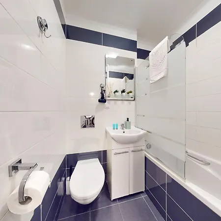 Apartment Greenlight Center Jana Pawla Ii Warschau